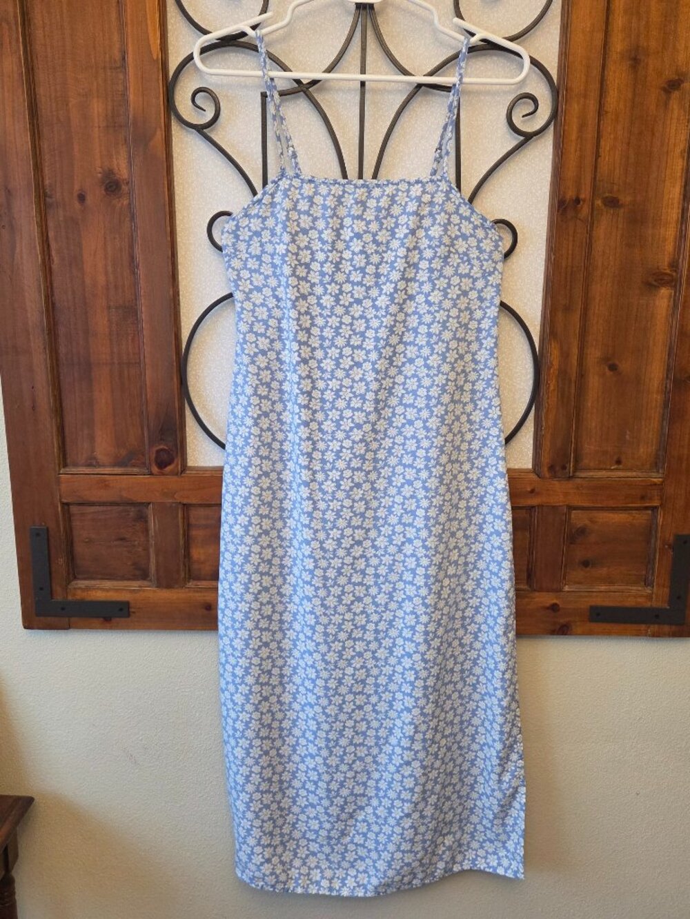 Billabong Ditzy Floral Light Blue Midi Dress Size S Spaghetti Strap Beach Surfer - Picture 2 of 10